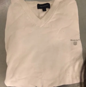 Gant tröja  - Super fin och skön gant tröja storlek L. Använder aldrig och väljer derför att sälja.