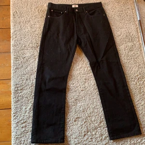 Byxor - Levis 501 liknande byxor som inte används, väldigt bra kvalitet.