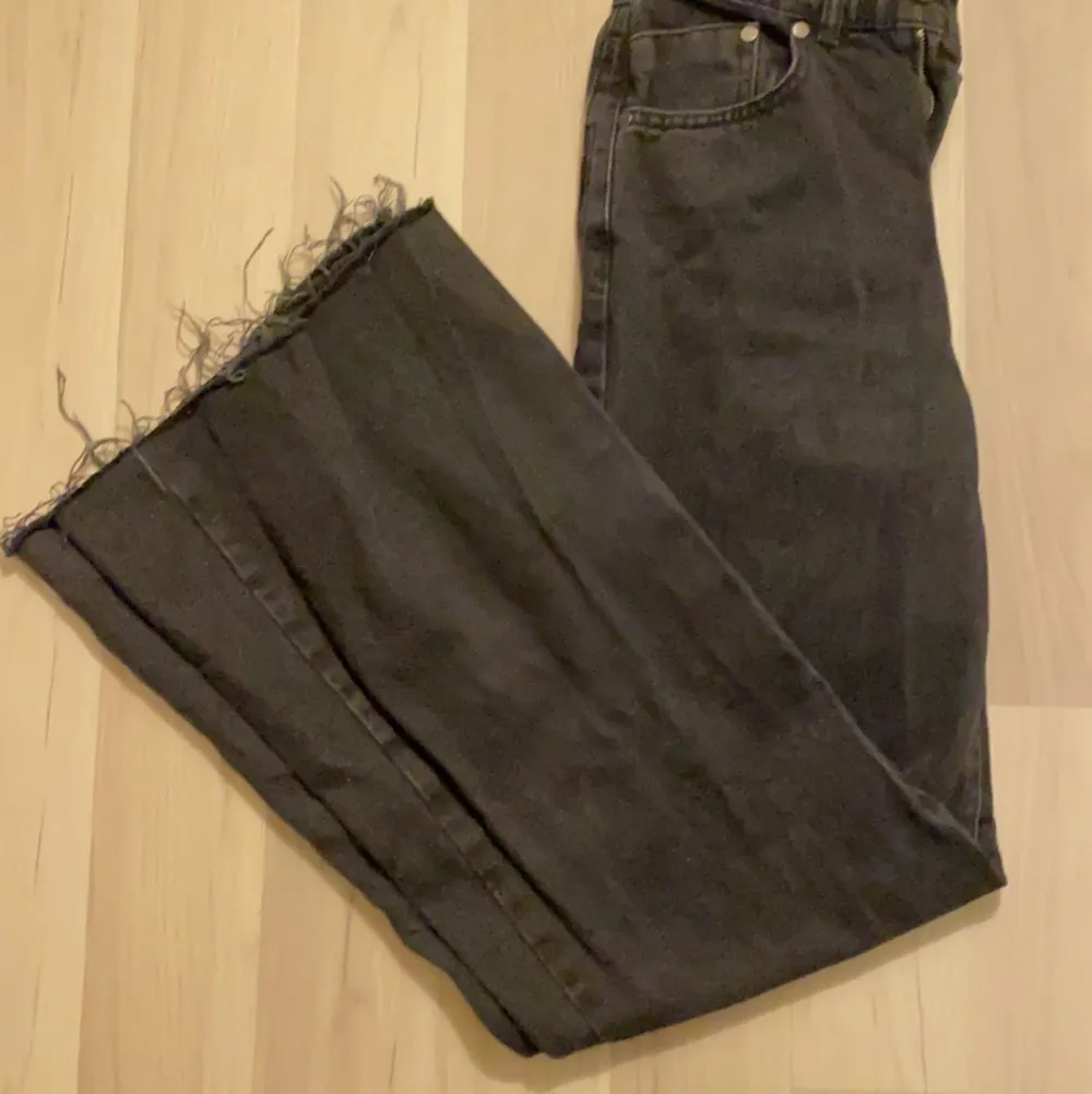 Jeans från the ragged priest som aldrig har används i storlek 24.. Jeans & Byxor.