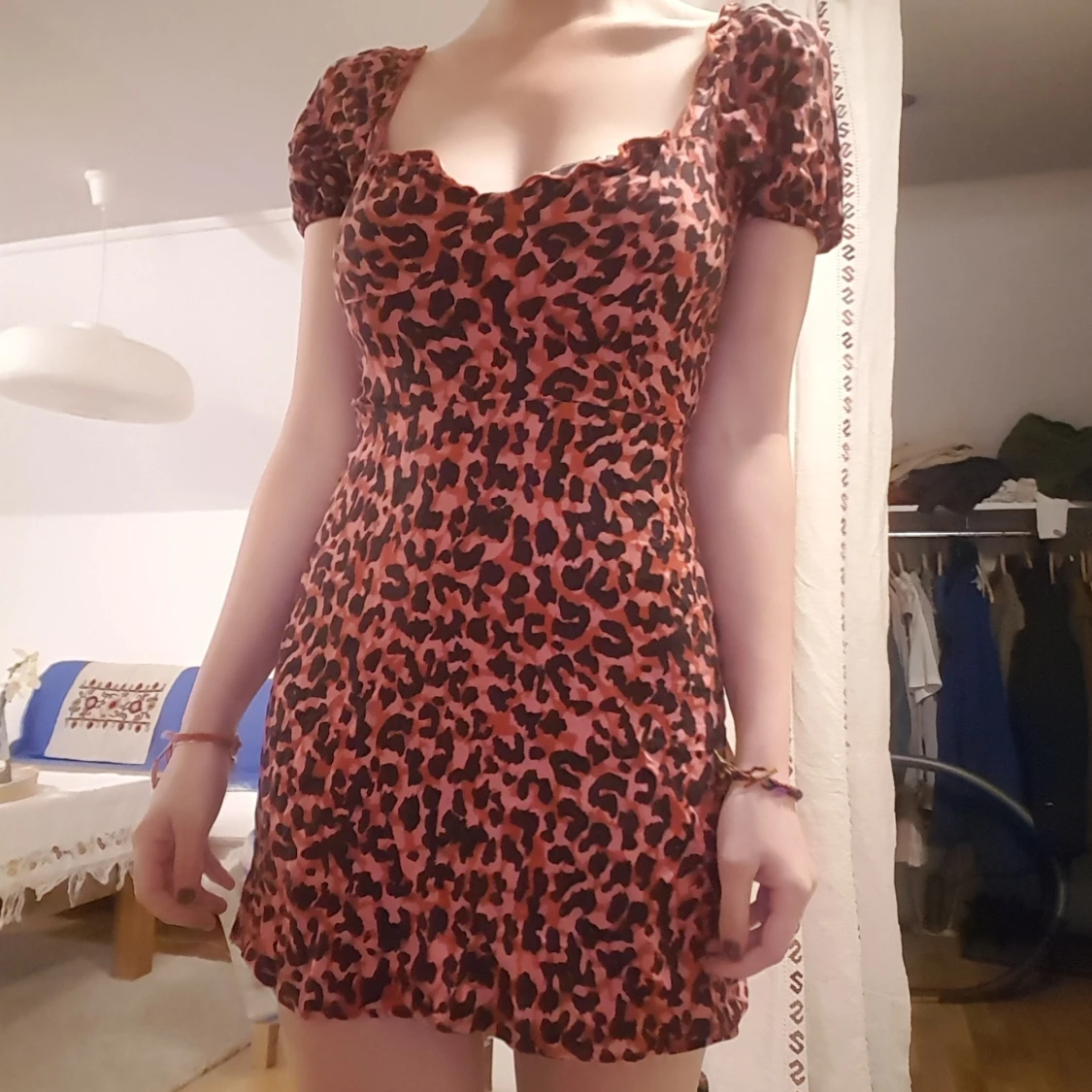 Klänning i leopardmönster 