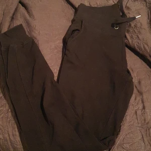 Lågmidjade sweatpants🌸 - 🌸