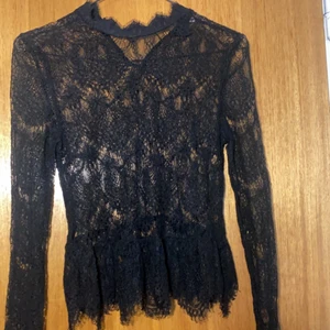 Tröja  - Knappt använd i storlek s perfekt för sommaren☀️ (Köparen står för frakten)