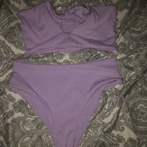 Bikini  - Hej, jag säljer en lila bikini som är i storlek s, den är jätte fin och i bra kvalite 