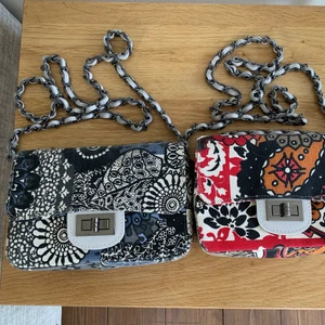 Handväska med mönster - Fina handväskor med unikt mönster. Köparen står för frakt men kan mötas upp i Stockholmsområdet!