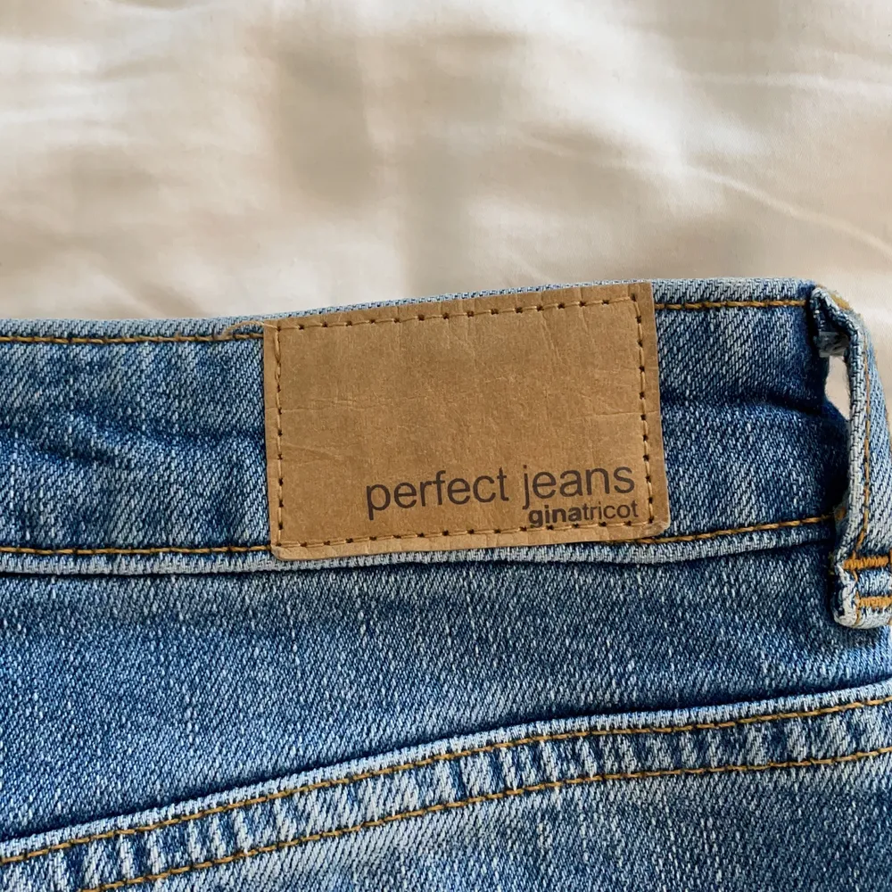 Jeans från Ginatricot i storlek 36, använda ett par gånger. Fraktkostnad tillkommer!. Jeans & Byxor.