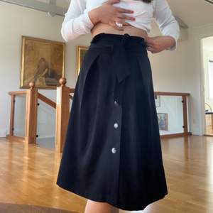 kjol från bershka i storlek s
