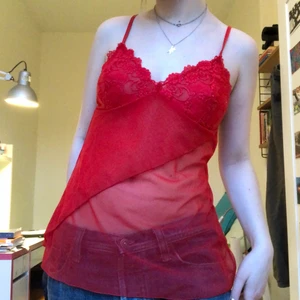 RÖD SPETSTOPP - Väldigt sexig röd spetstopp med mesh! Står ingen storlek eller märke, men bra skick💞😍