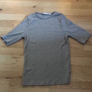 Lager 157 - Ribbad tröja från Lager 157 i strl M. I fint skick men säljs för den är för stor för mig. 