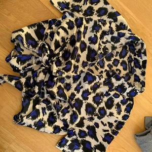 Knytbar top - Helt ny