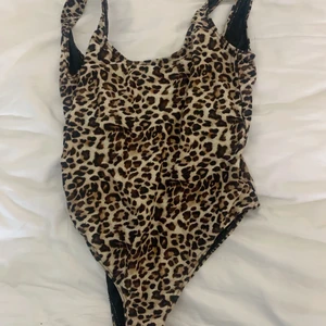 Baddräkt - Jätte fin baddräkt från nelly i storlek S, för liten för mig därav säljer jag den