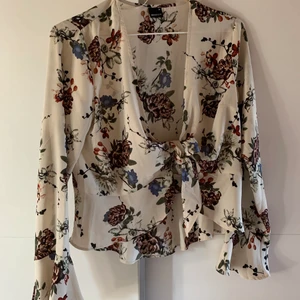 Crop top - Aldrig använd- Prislappen finns kvar