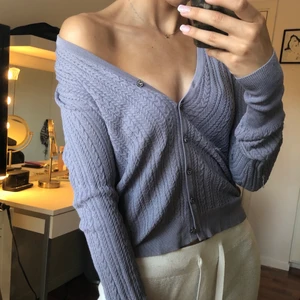 Gullig kofta - Så gullig kofta med fina knappar 😍💕