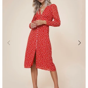 Adoore Paris S  - Superfin klänning från Adoore, prislapp kvar inköpt på Jackie. Säljes pga fel storlek, nypris 1395kr, kan mötas upp😊