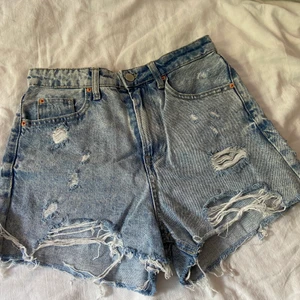 Jeans shorts  - Aldrig använda. Köparen står för frakten☺️