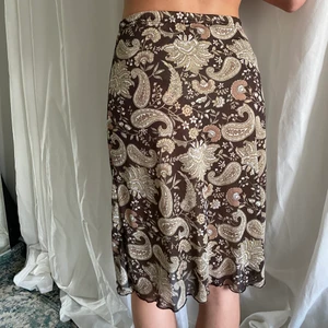 kjol - Så fin kjol, är lite 50 50 om jag ska sälja⭐️⭐️ Stretchig.