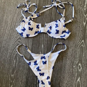 Bikini - INTRESSEKOLL💫  Funderar på att sälja denna söta bikinisetet, den är ALDRIG använd, endast testade. Kom gärna med prisförslag☺️🤍