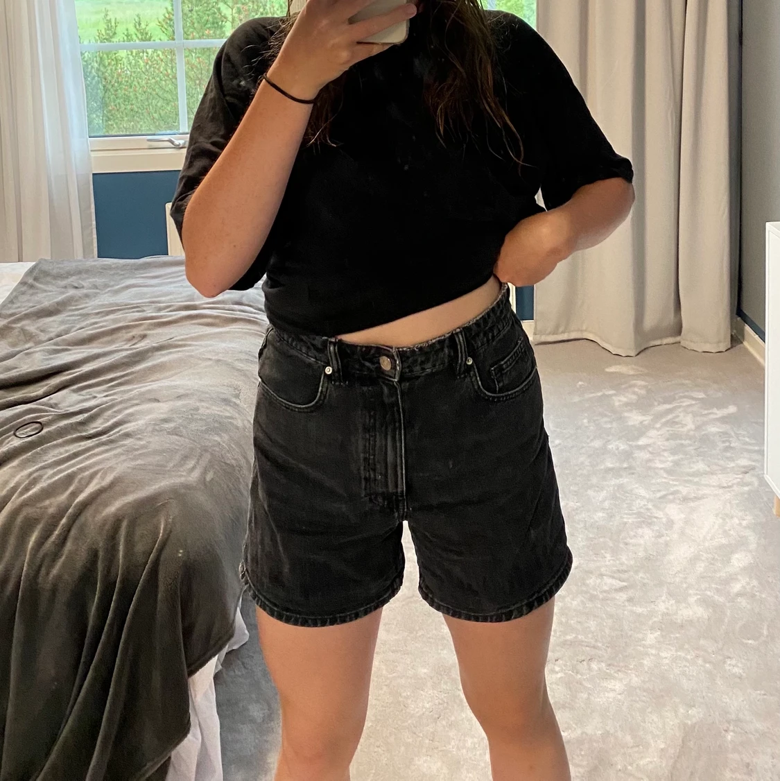 Svarta Zara Jeansshorts strl 38 - 90