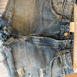 Helt nya shorts - Nya shorts från bik bok i storlek S/36 men passar även XS. Säljer då de var för små. Endast provade. Lappen finns kvar 