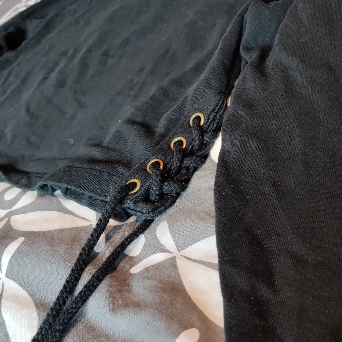 Cropad tröja med knytning - 90