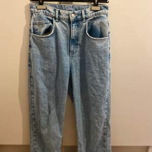 Säljer dessa snygga highwaisted reclaimed vintage jeans. Skriv i Dm om intresse, köparen står för frakt❤️❤️