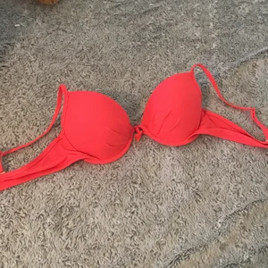 Bikini överdel  - Jätte fin neon rosa bikini överdel