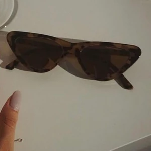 Leopard glasögon  - Ett par så fina solglasögon köpt fråm Topshop i usa. Använda ca 2 gånger 