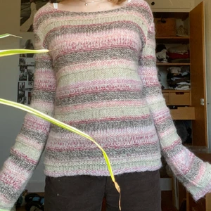 kookai tröja - ursprungligen hade den en krage men jag tog bort den. den är i alpacka ull och mockahår (bla). jätte varm. så fin. 