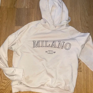 Ljusrosa milano hoodie  - Jätte ljus rosa hoodie från Gina i storlek S.