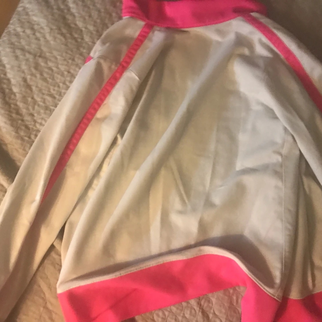 Vit/Rosa Nike Jacka  - 90