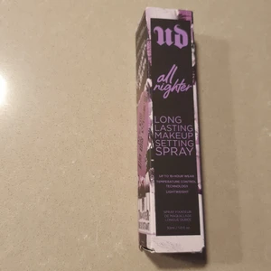 Urban Decay- All nighter  - Oanvänd All nighter 30 ml (Priset är exl frakt)