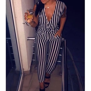 jumpsuit - jumpsuit strl S men passar M (mig) mjukt material. Stretchig Använd ngn gång en sommar