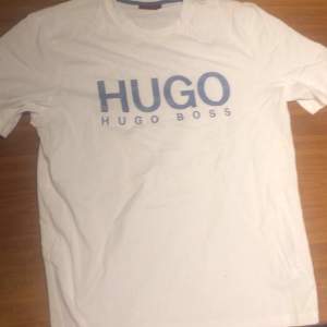Hugo Boss T-Shirt, Aldrig använt passade inte mig, storlek L, pris kan diskuteras 