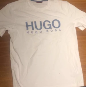 Hugo Boss T-Shirt - Hugo Boss T-Shirt, Aldrig använt passade inte mig, storlek L, pris kan diskuteras 