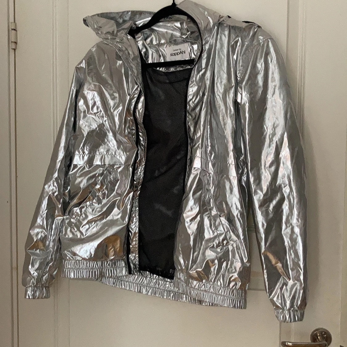 Silvrig vindjacka 