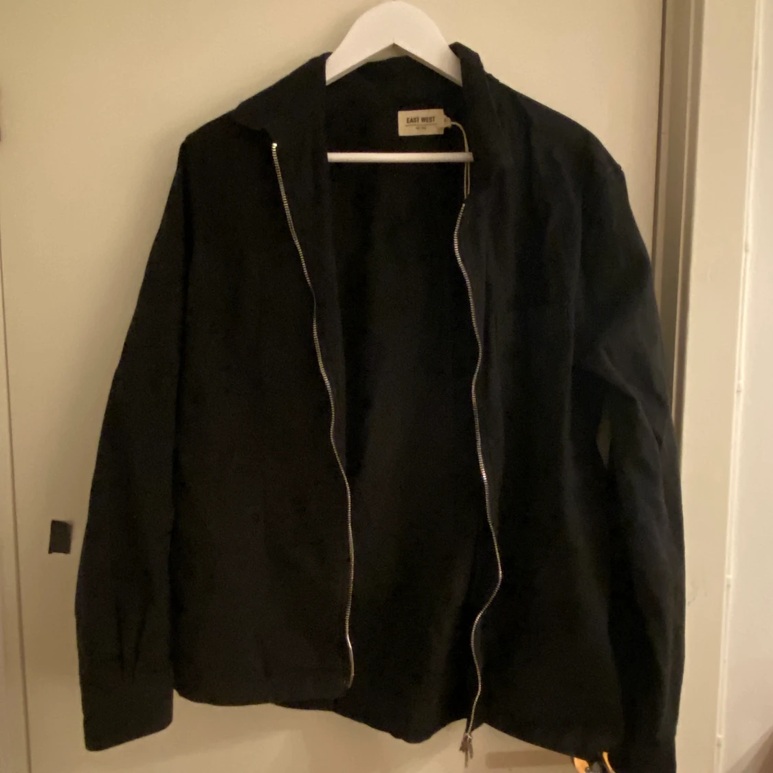East West skjorta med blixtlås storlek M