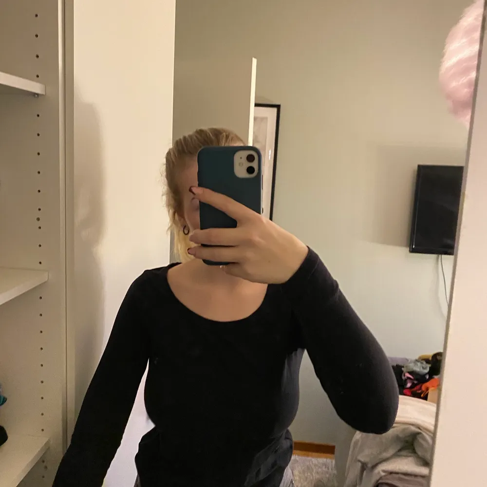 Svart långärmad tröja❣️passar till allt!. T-paidat.