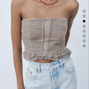 Zara tröja - Säljer denna tröja från zara i strl S använd typ 2 gånger då den e förstör🥲🥲 så inprincip ny!! Älskar den men går inte att använda tyvärr</3 nypris 259