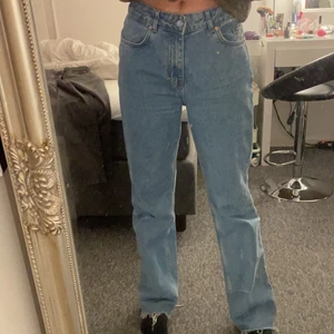 Jeans  - Jeans från chiquelle men dom har tyvärr blivit för stora för mig