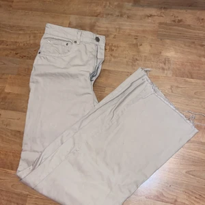 Stradivarius byxor  - Beiga stradivarius byxor , superfina verkligen ✨ skriv vid intresse eller frågor ✨