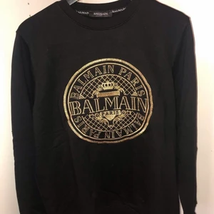 Balmain tröja  - Finns i s och m 