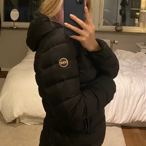 Colmar jacka  - Supersnygg colmarjacka! Passar mig som har storlek S/36/38 💛💛