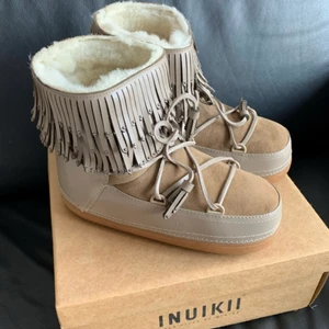 Inuikii - Hej! Säljer  dessa inuikiis, använda ca 2 gånger så så gott som nya. Bra skick. Strl 40 men passar 39, kanske 38. Köpare står för frakt! Buda från 900 eller köp direkt för 1200