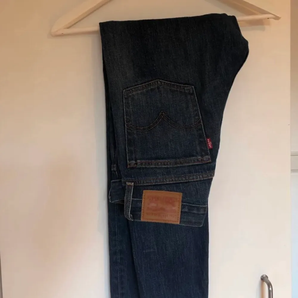 Sällan använda jeans från levis, modell 501. Storlek 26/30. . Jeans & Byxor.