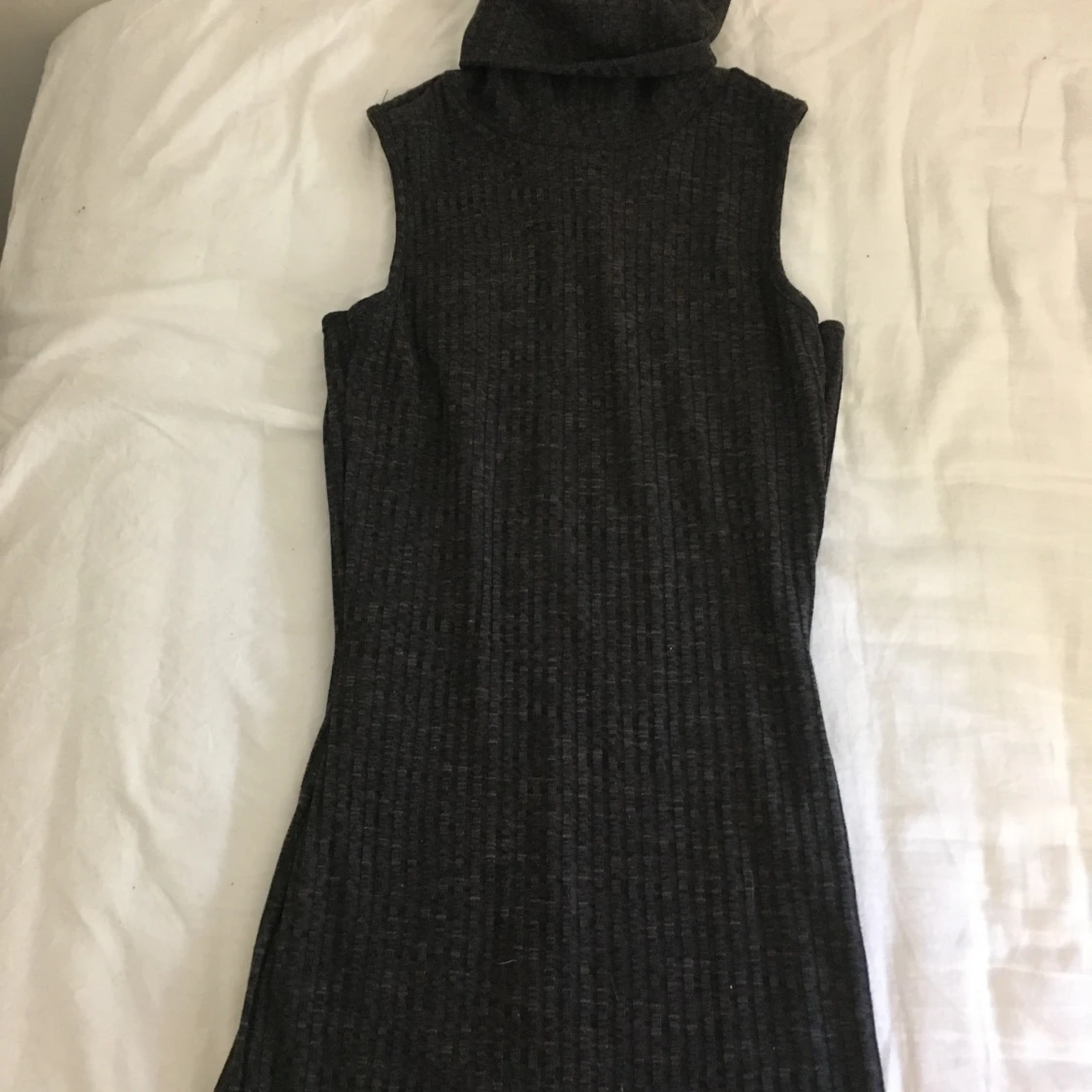 Rebecca stella turtleneck klänning