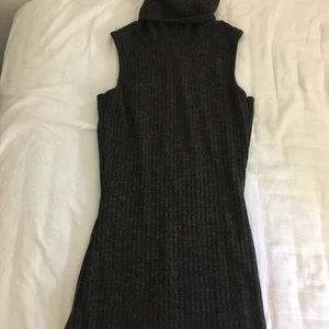 Rebecca stella turtleneck klänning - Använd 2ggr