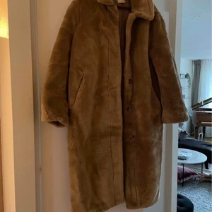 Long jacket - EdTeddy in yellow   �Very good condition (use once)   �Press buttons   �Size Medium   �Purchased at Warehouse 