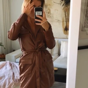 Fake PU Klänning - Storlek 36