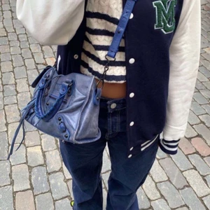 Baseball jacka - Säljer min baseball jacka som är prefekt till hösten/våran och väldigt cool!❤️🔥