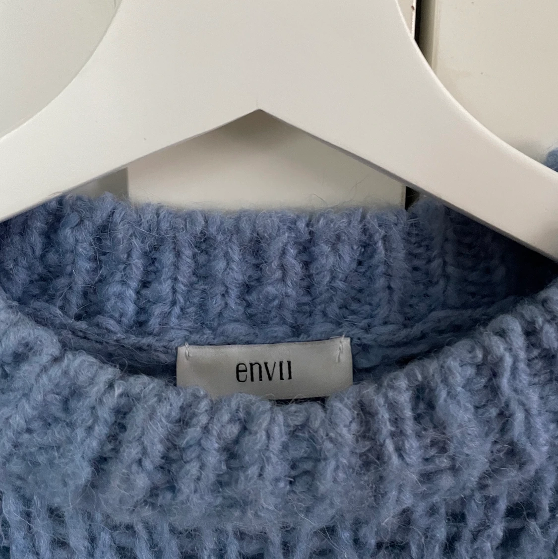 Blå, stickad tröja från Envii - 90