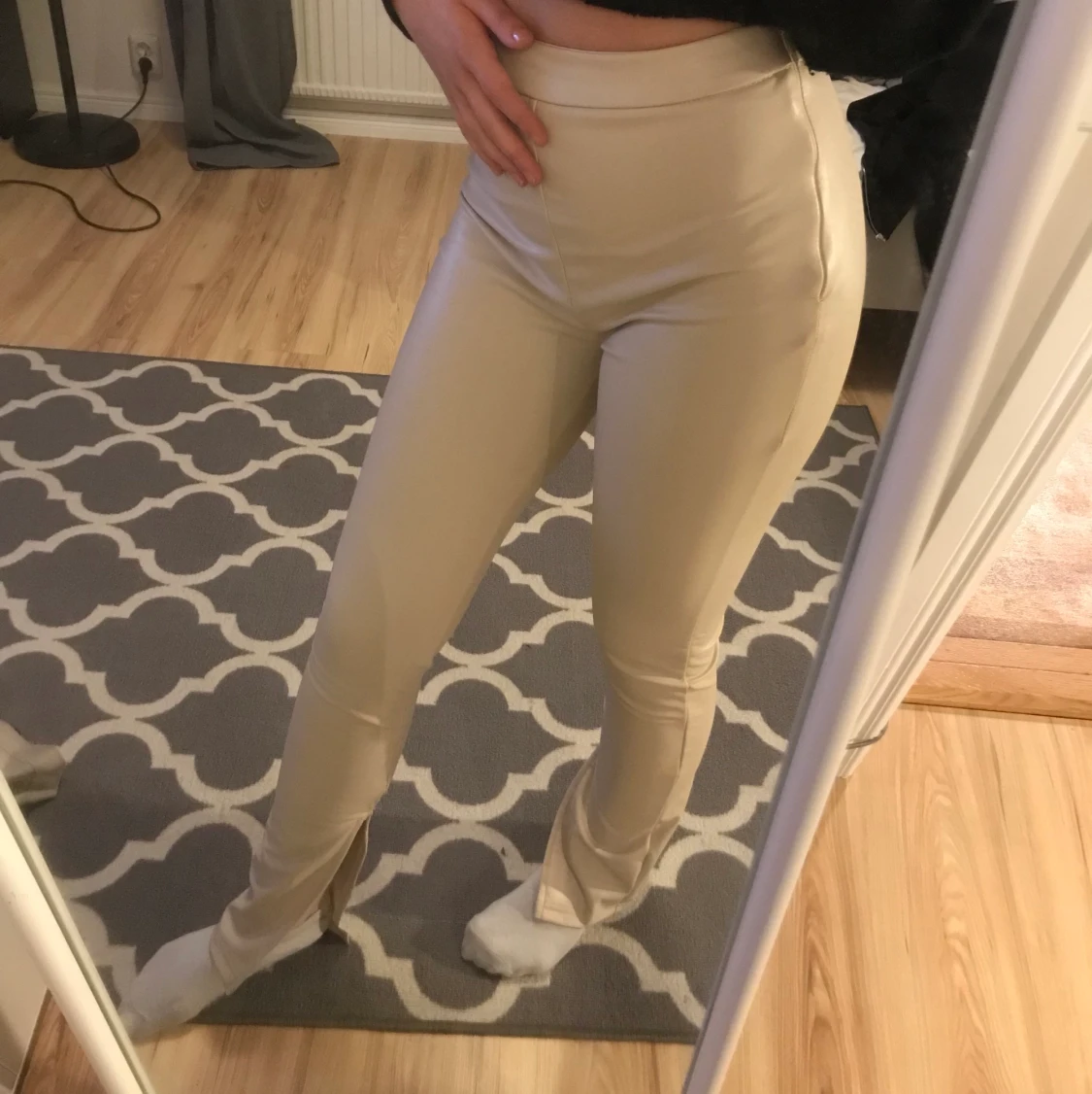 Beiga skinnbyxor